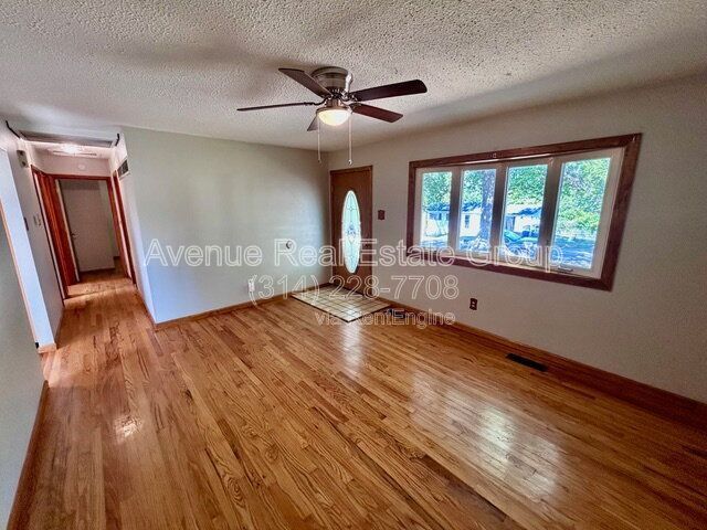 Foto del edificio - 5154 Ville Donna Ln