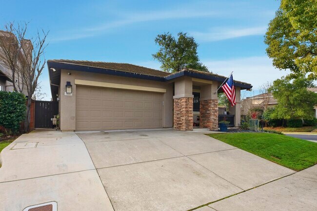 Building Photo - 601 Tamarindo Way