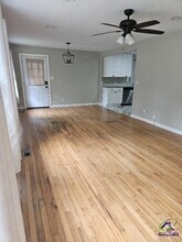 Building Photo - 556 Rogers Dr