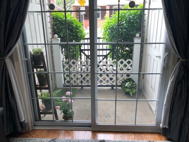 Foto del edificio - 300 W Elm St