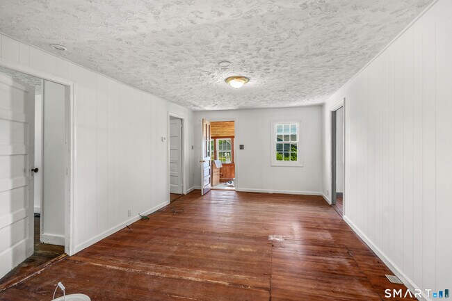 Building Photo - 36 Farnham Rd