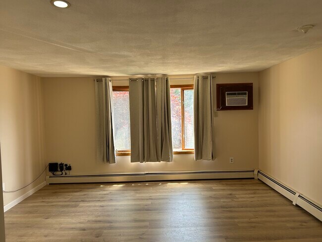 Foto del edificio - 287 Mayfield Ave
