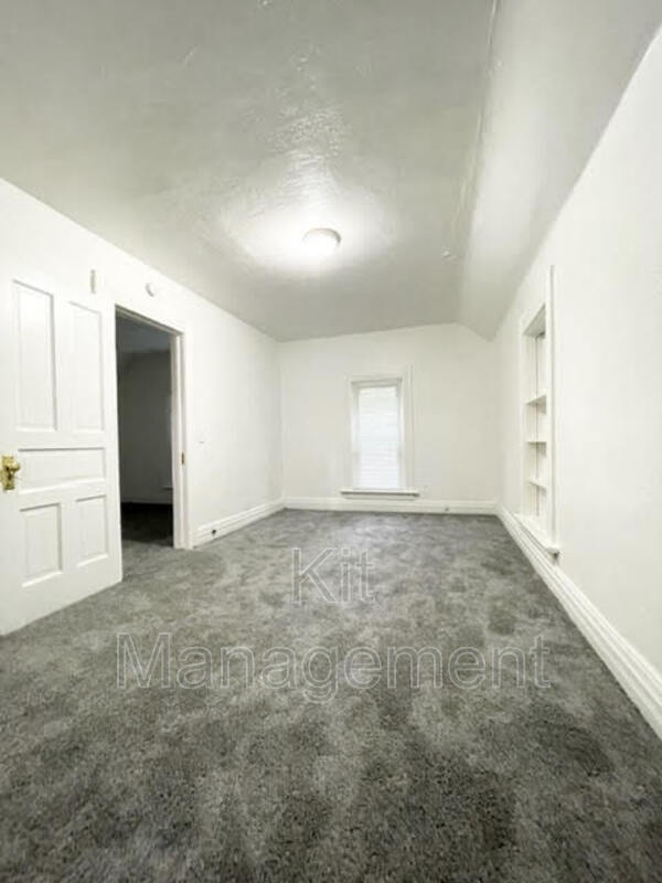 Foto del edificio - 4053 Walker Ave