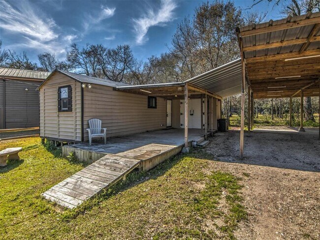 Foto del edificio - 218 Shady Oaks Harbor Rd