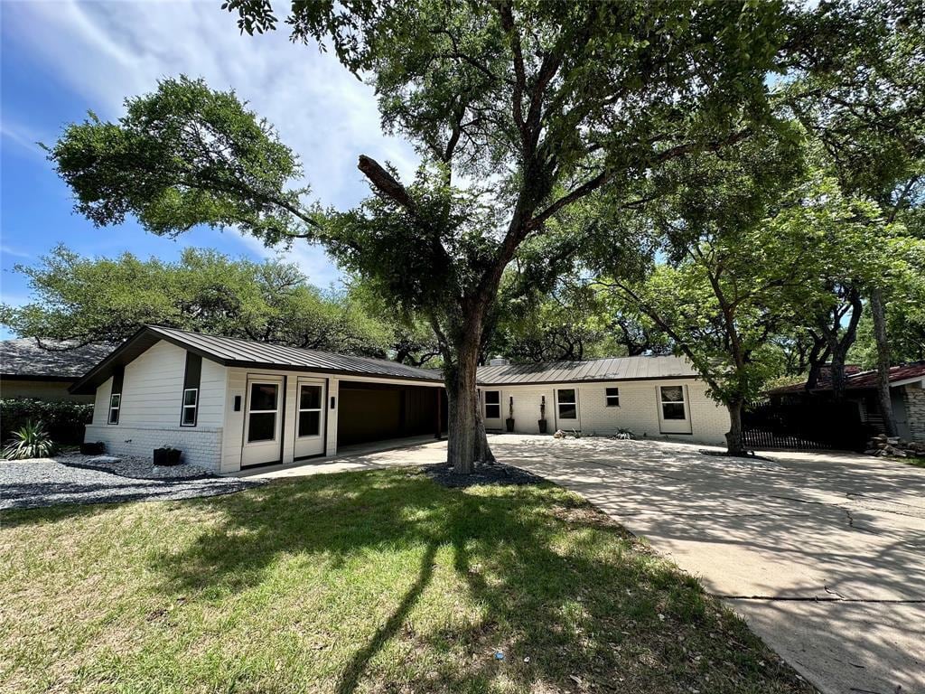Foto principal - 8707 Honeysuckle Trail