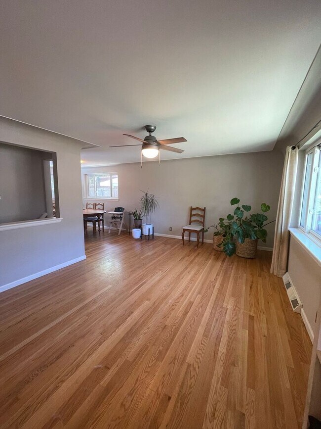 Foto del edificio - BOULDER HOME 5 BEDROOM, 3 FULL BATHS GREAT...