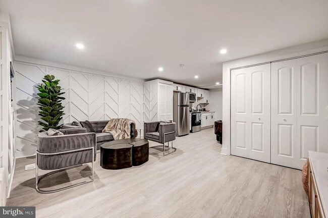 Building Photo - 1720 St Paul St