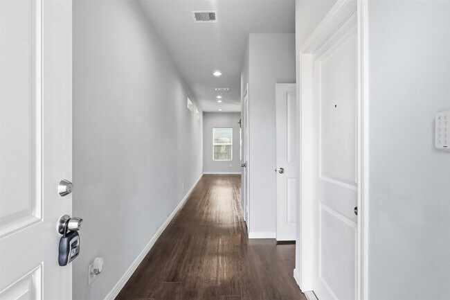 Foto del edificio - 4937 Ambient Dr