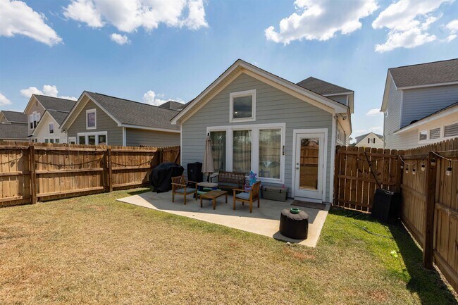 Foto del edificio - 1358 Landon Hills Dr
