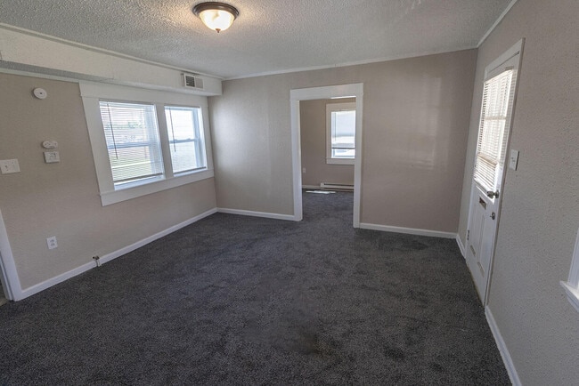 Foto del edificio - 7460 N Wade School Rd