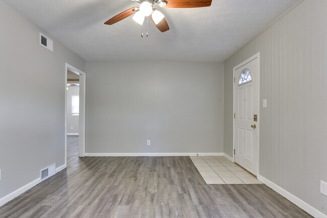 Foto del edificio - 6611 Seward St