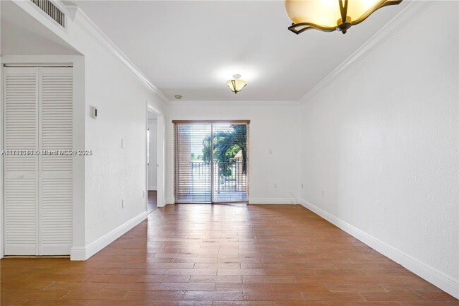 Foto del edificio - 2441 SW 31st Ave