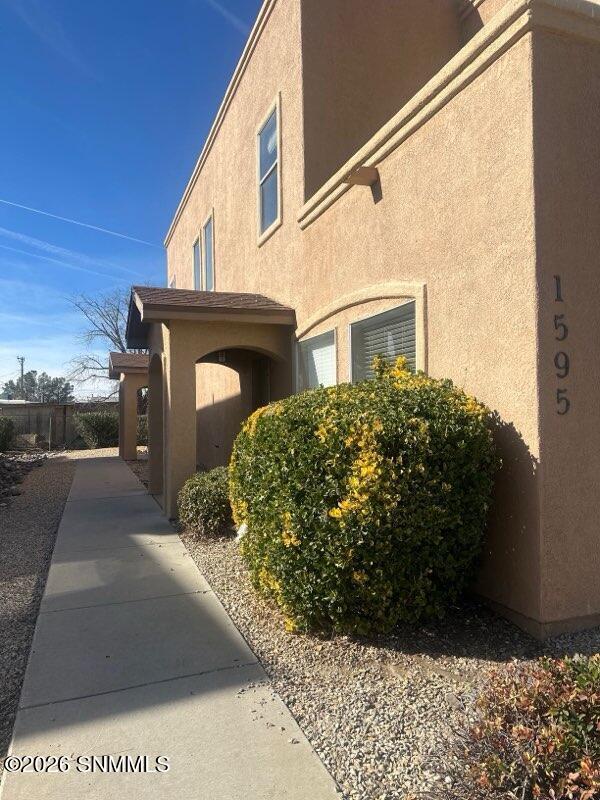 Foto del edificio - 1595 Carrillo Ct