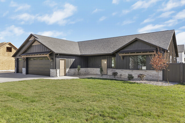 Building Photo - 551 S Teton Ave