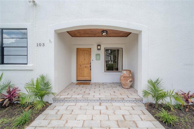 Foto del edificio - 103 E Lambright St