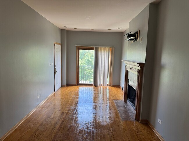 Foto del edificio - 5852 S Prairie Ave