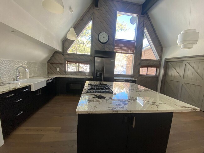 Foto del edificio - 3 bedroom, 2 bath home in Incline Village