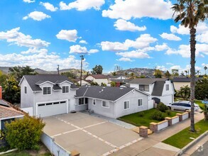 Building Photo - 471 N Seranado St