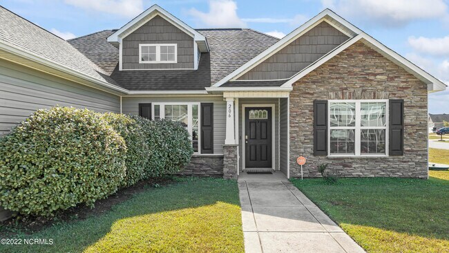 Foto del edificio - 206 Riverstone Ct