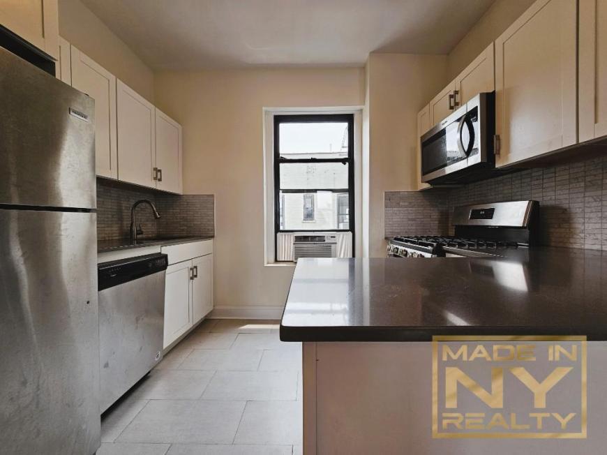 Primary Photo - 1 bedroom in ASTORIA NY 11103