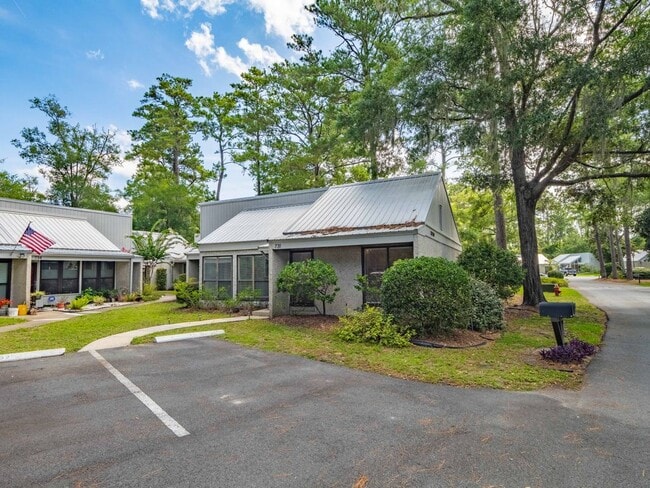 Building Photo - 731 Deer Run Villas
