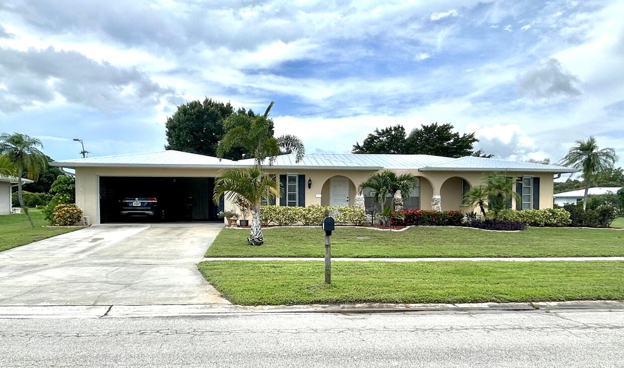Primary Photo - 3071 SE Santa Anita St