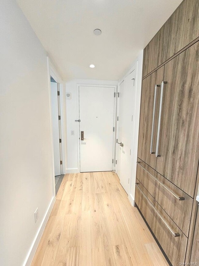 Foto del edificio - 136-18 Maple Ave