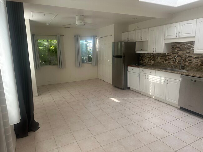 Foto del edificio - 4924 Park Dr