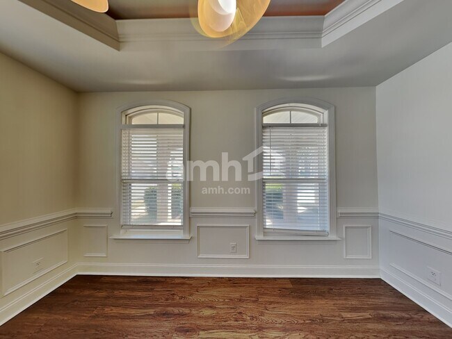 Foto del edificio - 8100 Lynwood Square