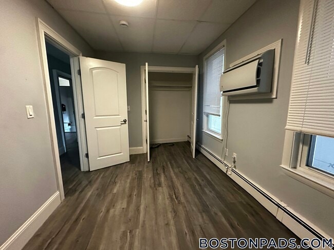 Building Photo - 195 Maverick St