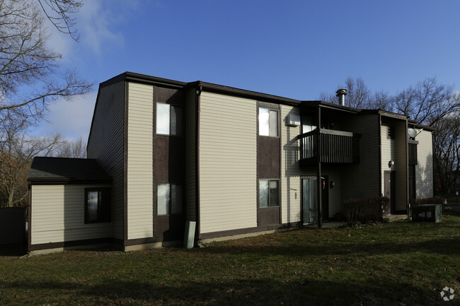 Foto del edificio - Wooded View Apartments