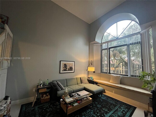 Building Photo - 15525 N Miami Lakeway