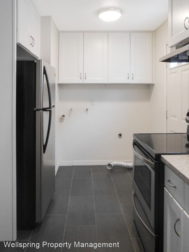 Foto del edificio - 515 E Ridgecrest Blvd