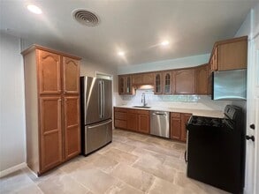 Building Photo - 5417 De Milo Dr