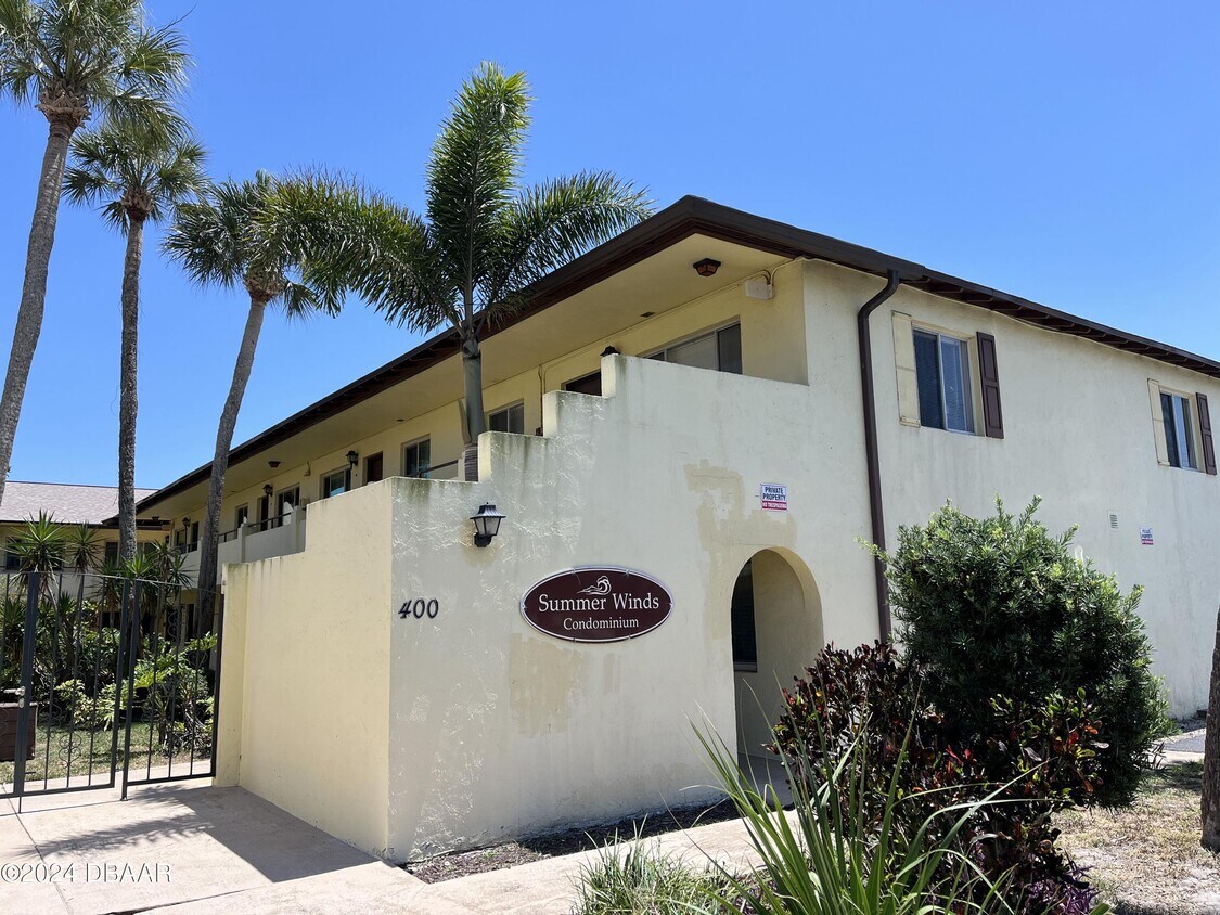 Primary Photo - 400 Oakridge Blvd