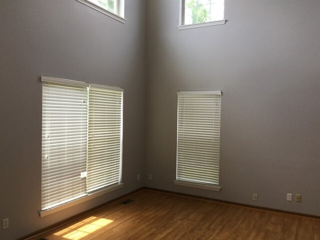 Building Photo - 13809 S Petersburg Drive