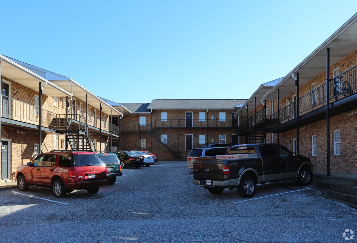 Foto del edificio - Elm Court Apartments
