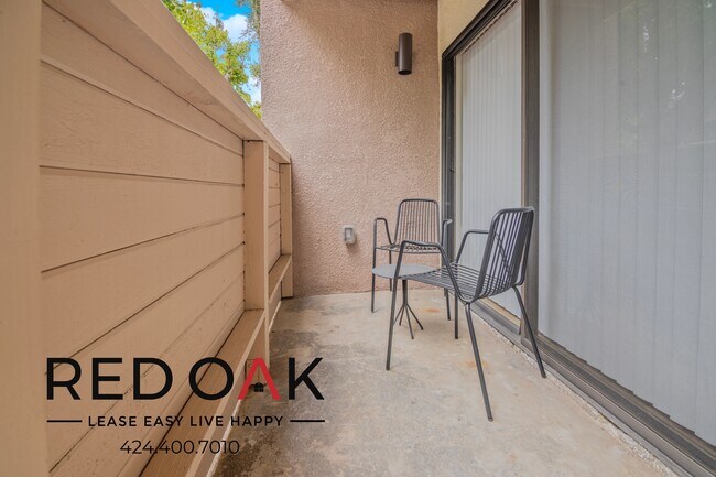 Foto del edificio - Fully Furnished Private Suite with Balcony...