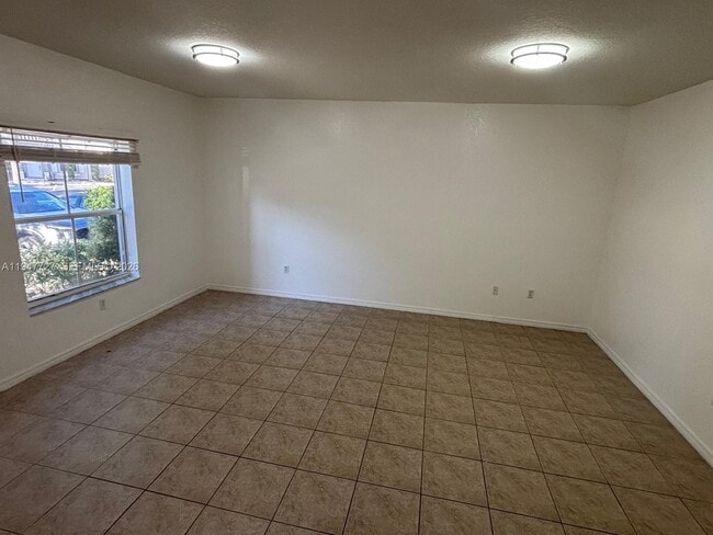 Foto del edificio - 4911 SW 140th Terrace