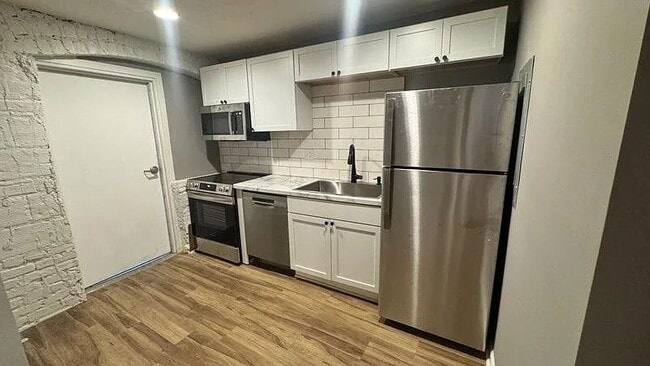 Building Photo - 213 S 26th Ave