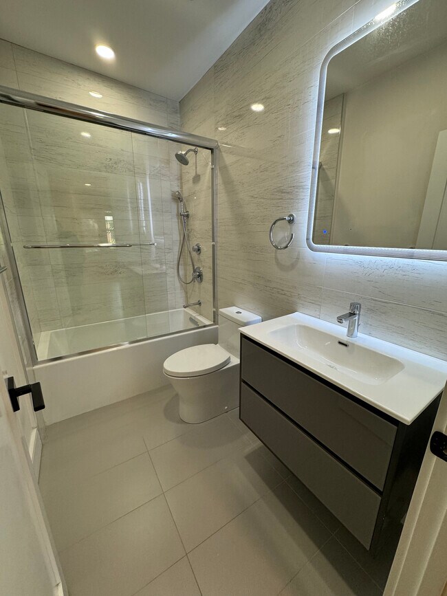 Foto del edificio - 529 Newbury St