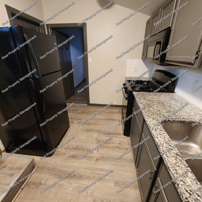 Foto del edificio - Three Bed Merrillivlle Ranch