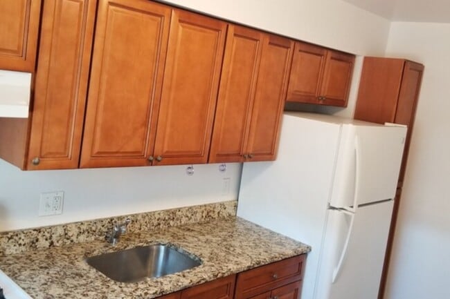 Building Photo - 92 Parrott Pl