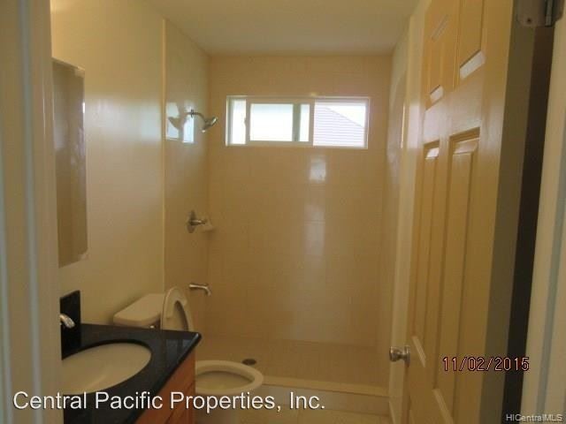 Building Photo - 1220a Kaauwai Pl