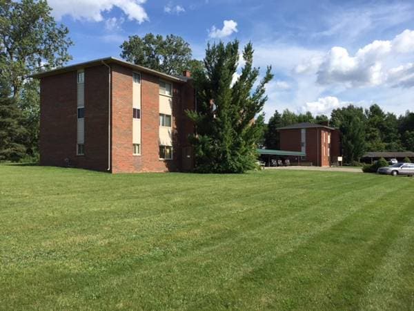 Pine Cove Building - 13435 Dawn Dew Dr