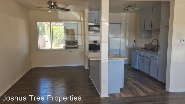 Foto del edificio - 3 br, 2 bath House - 427 E Avenue J15