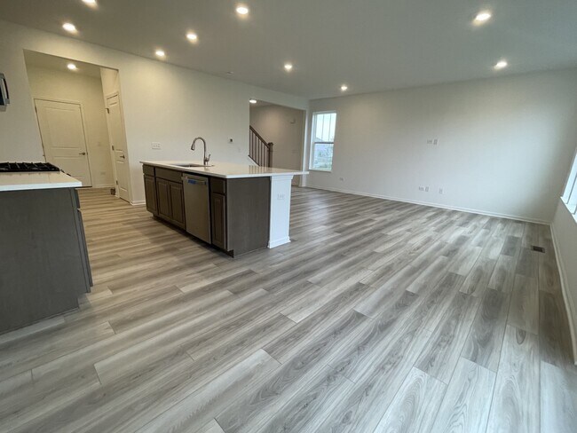 Building Photo - 25550 W Maurice Ln