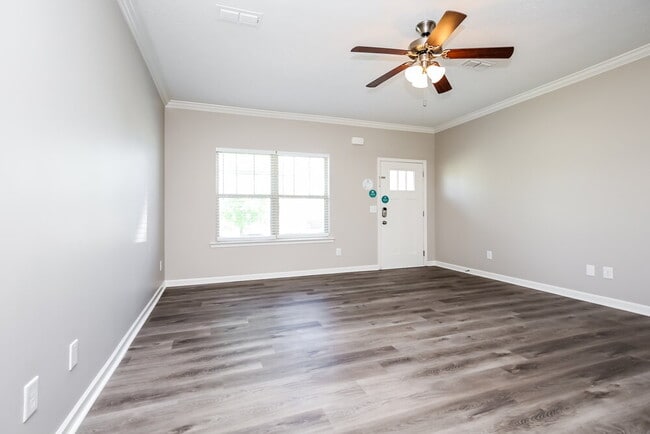 Building Photo - 8003 Lakota Ct
