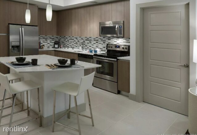 Foto del edificio - 1 br, 1 bath Apartment - 225 SE 2nd St