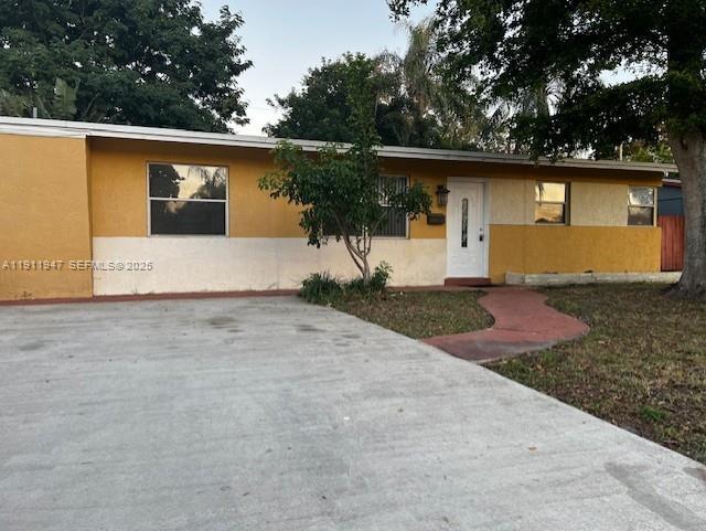 Foto del edificio - 2201 N 56th Terrace